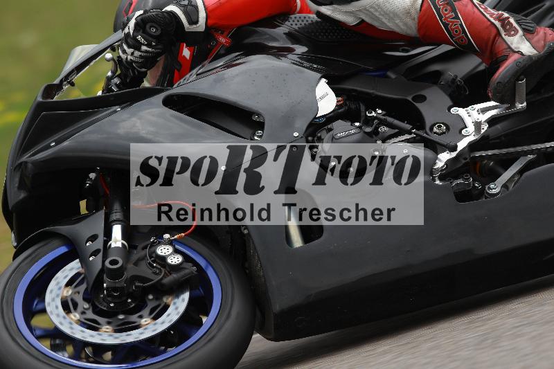 Archiv-2022/13 25.04.2022 Plüss Moto Sport ADR/Freies Fahren/32